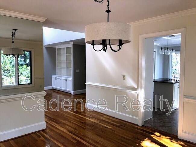 Building Photo - 1016 Creekside Ln