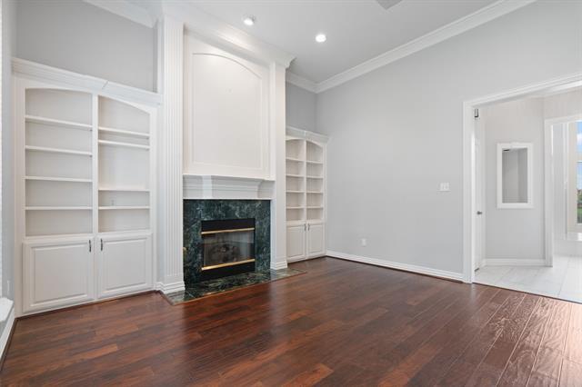 Building Photo - 905 Brazos Dr