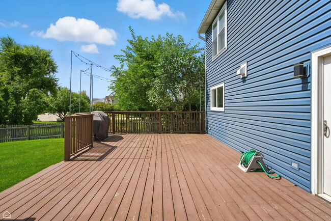 Building Photo - 10167 Bennington Dr