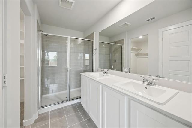 Building Photo - 737 Poppy Ln