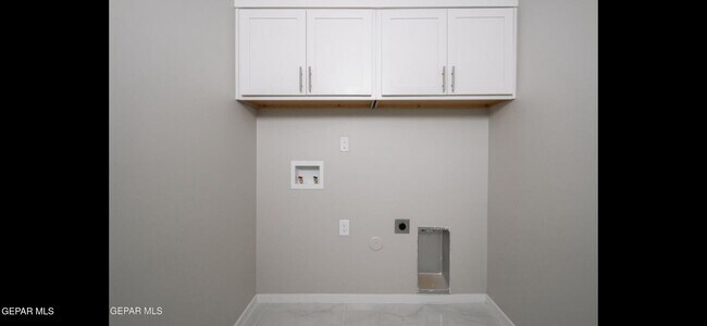 Building Photo - 15221 Gauge Ct