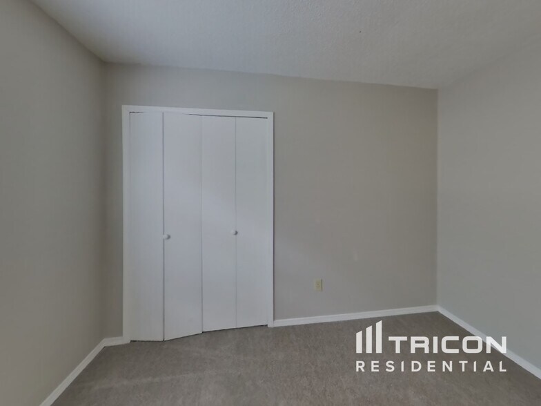 Building Photo - 1805 Alder Dr