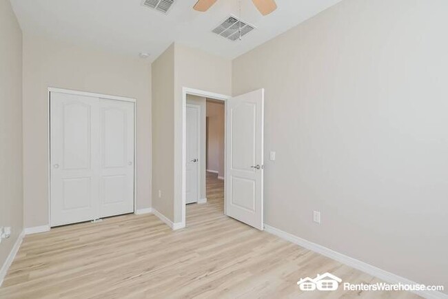 Building Photo - Recently updated 3 Bed, 2 Bath home in Tuc...