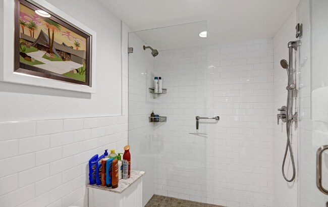 Building Photo - Serene Oasis Condo in Palm Springs