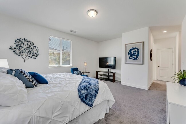 Building Photo - FULLY FURNISHED SPANISH SPRINGS HOME WITH HOT TUB & UTILITIES INCLUDED
