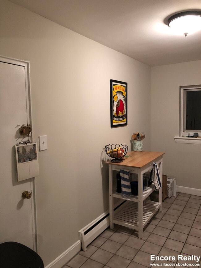 Building Photo - 65 Chiswick Rd