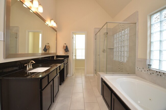 Building Photo - 10709 Madden Oaks Pl