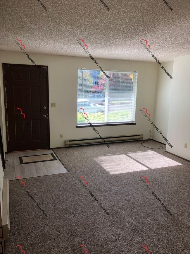 Building Photo - R115
