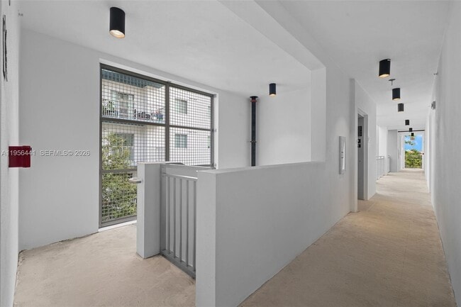 Building Photo - 650 SW 1st St