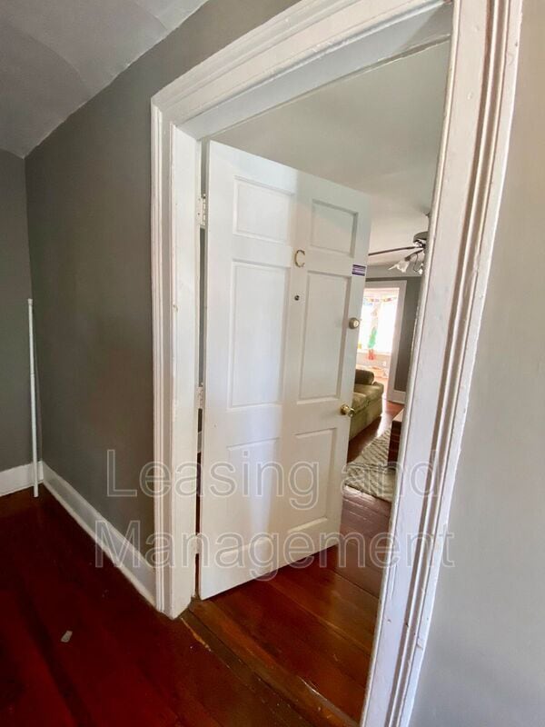 Building Photo - 75 Pitt St