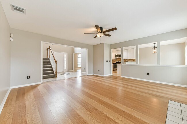 Building Photo - 2107 Bennigan St