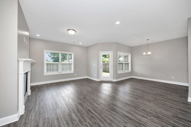 Building Photo - 153 Cherry Laurel Dr