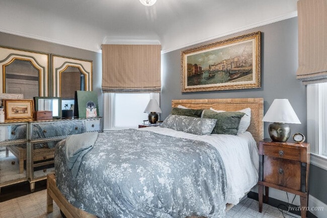 Building Photo - 3228 Washington St