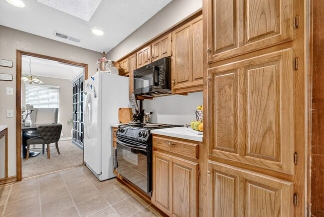 Building Photo - 3203 Tealwood Pl