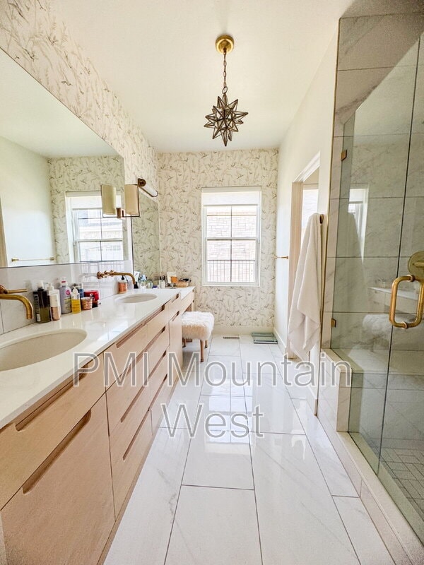 Building Photo - 703 N 920 E