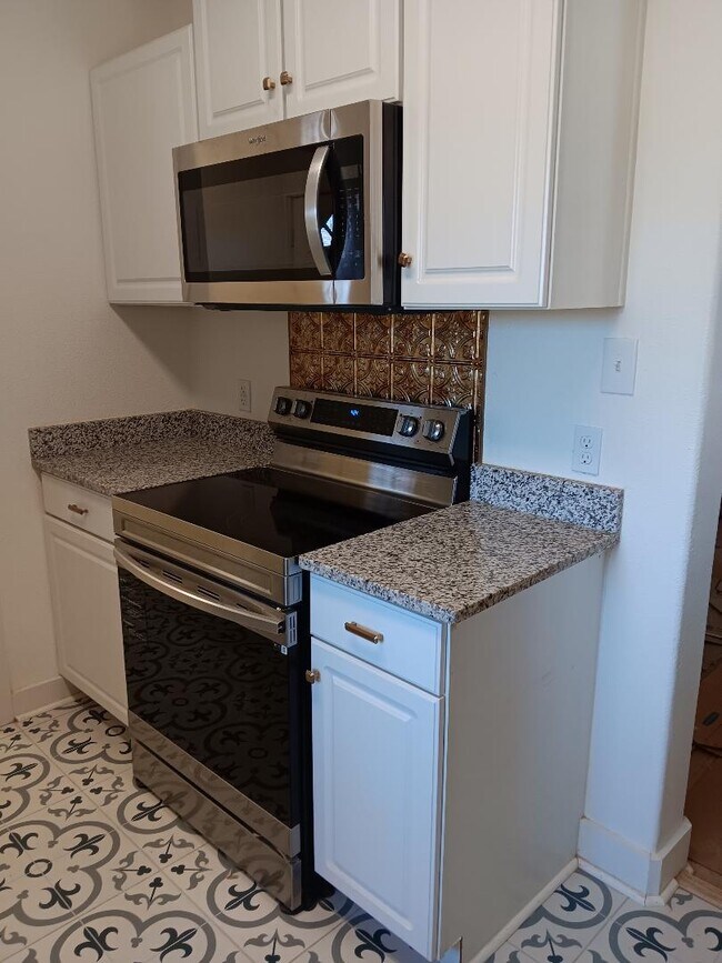 Building Photo - 603 E Grayson St