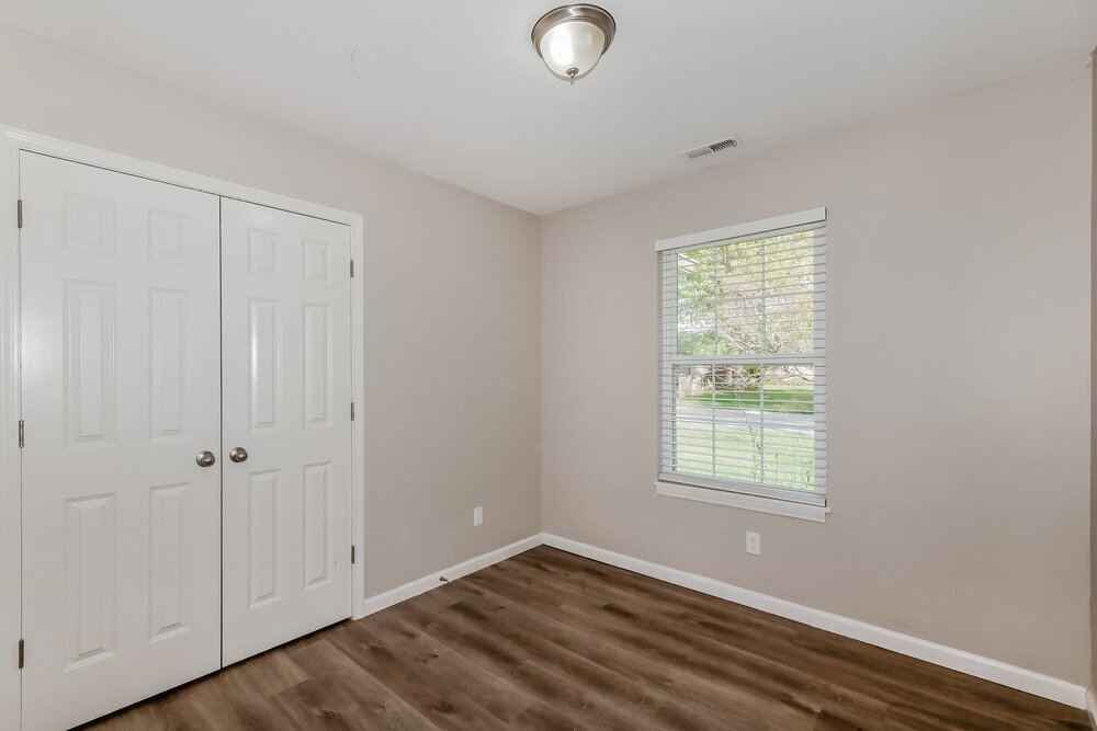 Building Photo - 450 Southgate Dr