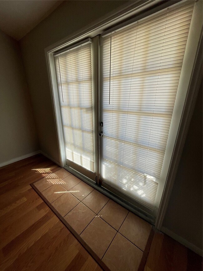 Building Photo - 2121 El Paseo St