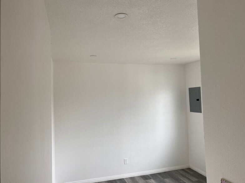 Building Photo - 1766 Magnolia Ave