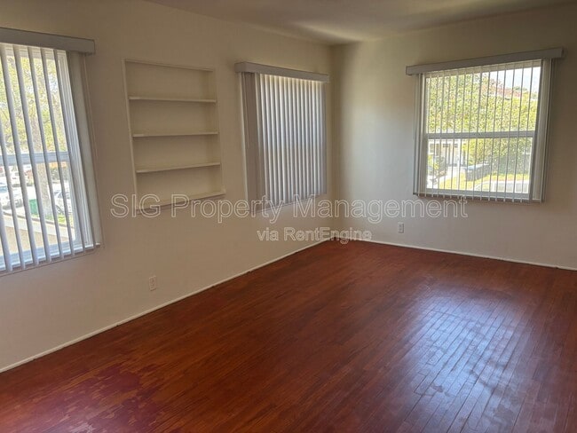 Building Photo - 228 E Maple St