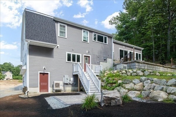 Building Photo - 14 Norway Farms Dr