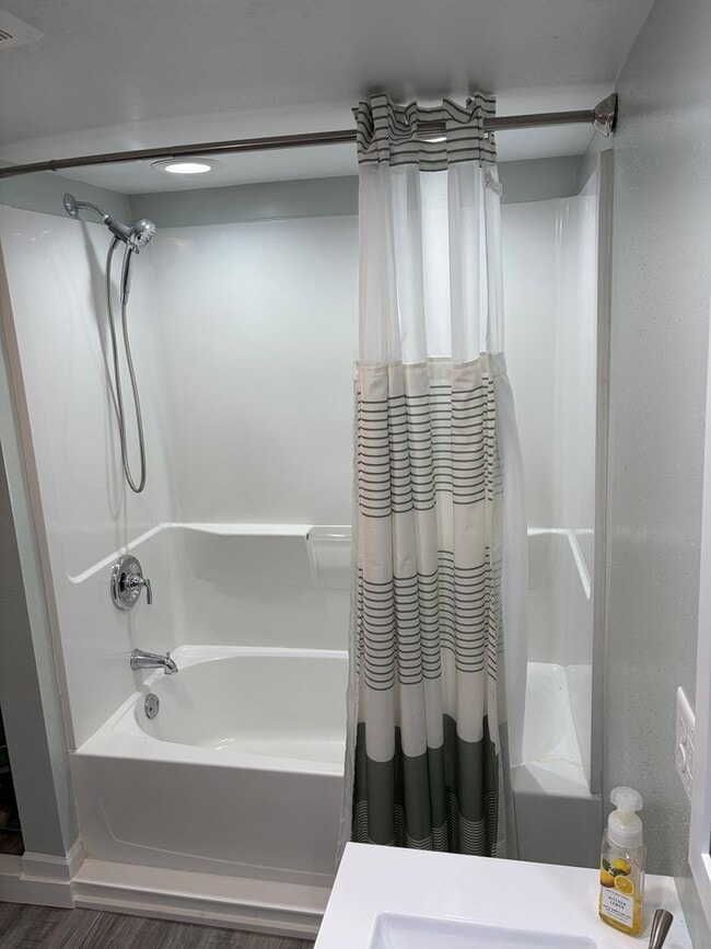 Building Photo - 1524 5th Ave N