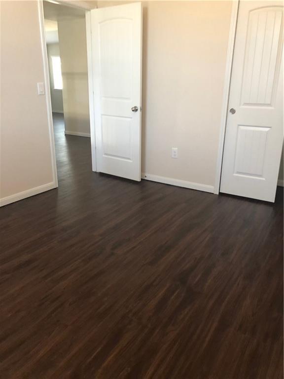 Building Photo - 1704 Willow Vista
