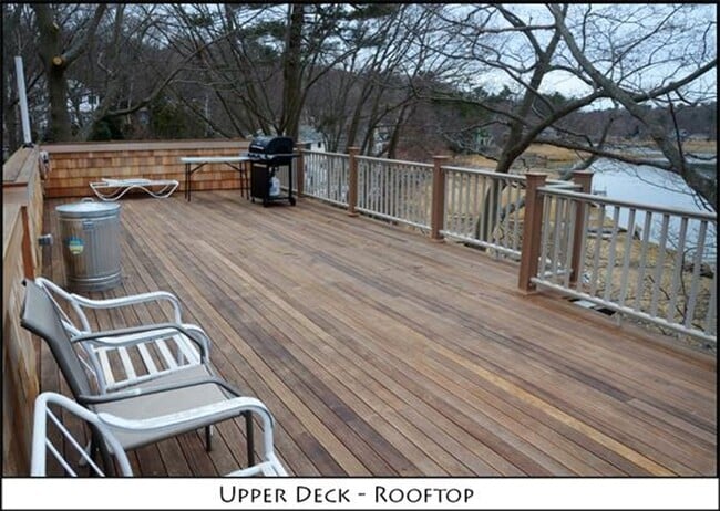 Building Photo - Year-Round Riverfront Home in Gloucester (Pet-Friendly)