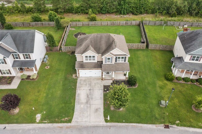 Building Photo - 4 Bedroom Home in Carolina Plantations!