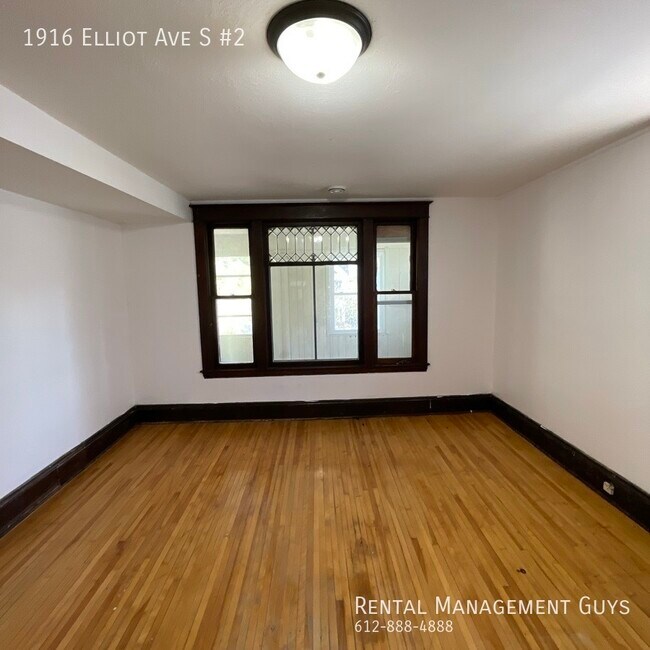 Building Photo - 1916 Elliot Ave