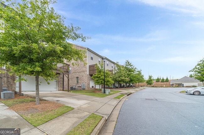 Building Photo - 2252 Talmai Dr