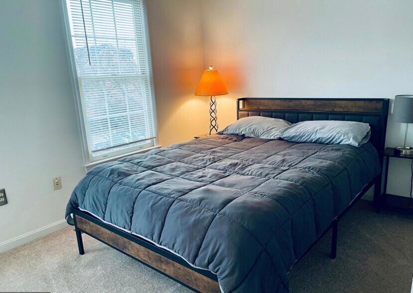 Building Photo - 7829 Gum Springs Village Dr