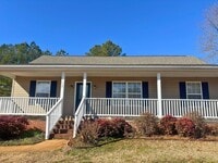 Building Photo - 3-Bedroom Home in safe neighborhood - Pets...