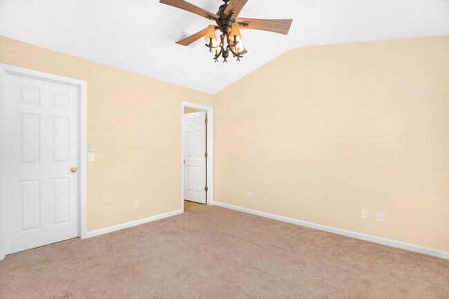 Building Photo - cl1114