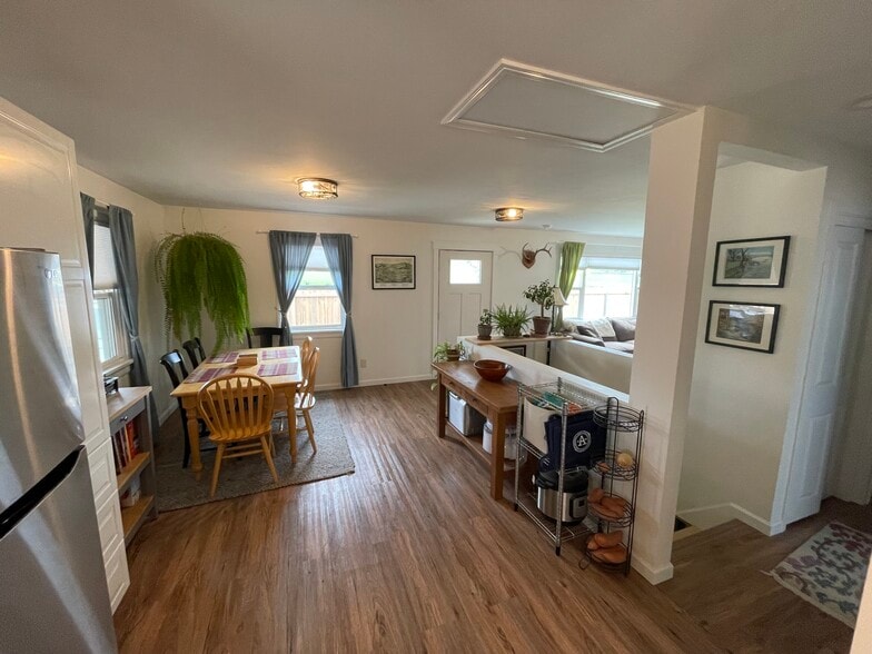 Building Photo - 1240 Cannon St