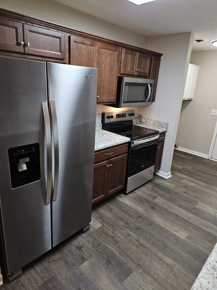 Building Photo - 101 Edgewood Dr