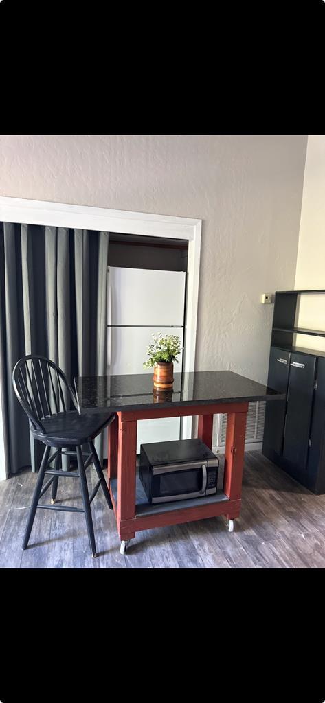 Building Photo - 302 Riverhill Blvd