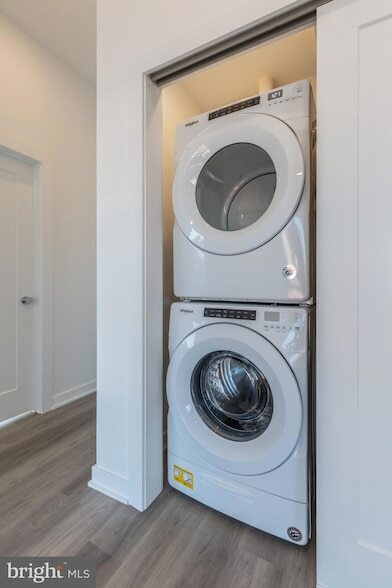 Building Photo - 710 N 16th St