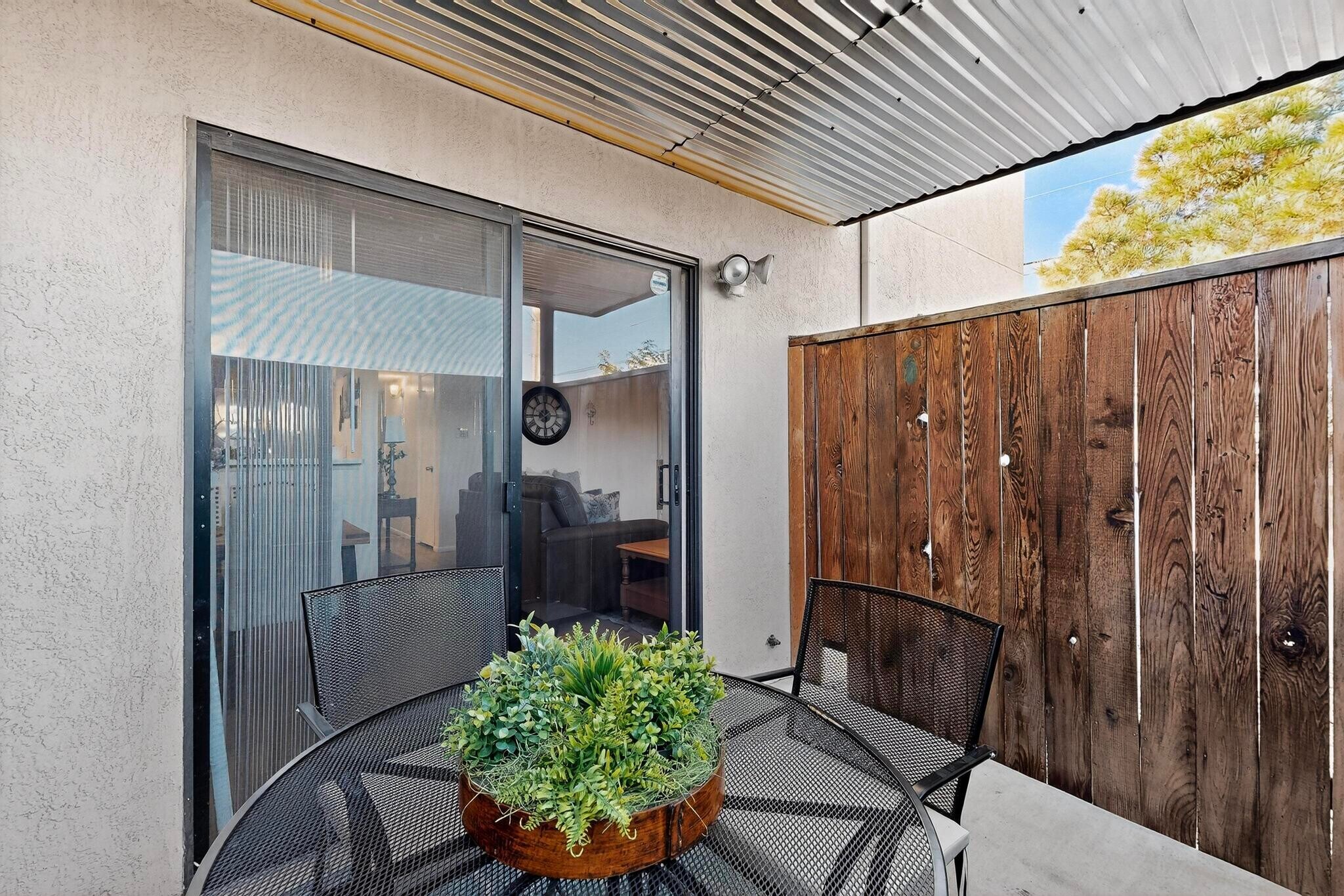 Building Photo - 6093 McKinney Dr NE