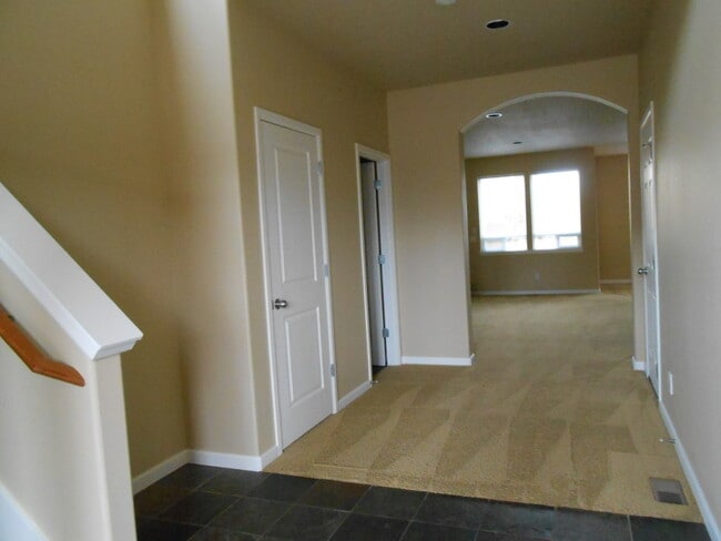 Building Photo - VIDEOTOUR: Stunning Home with Lots of Spac...
