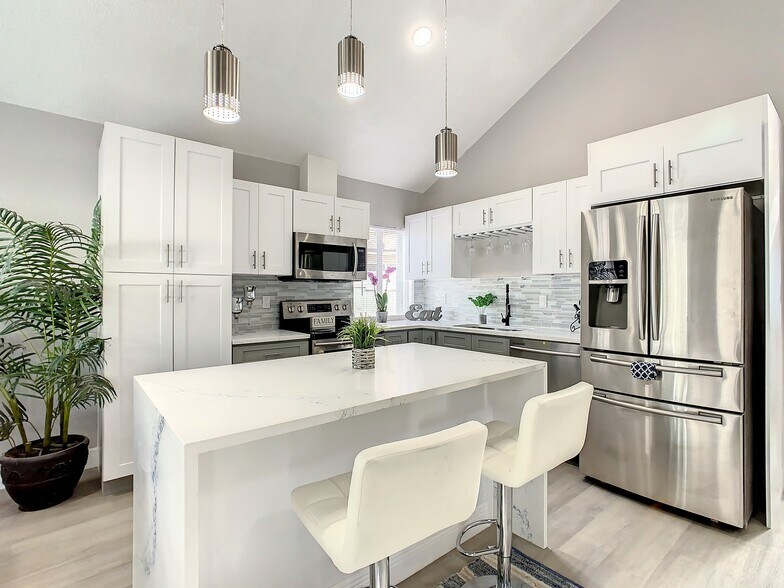 Building Photo - 4840 Kingston Cir