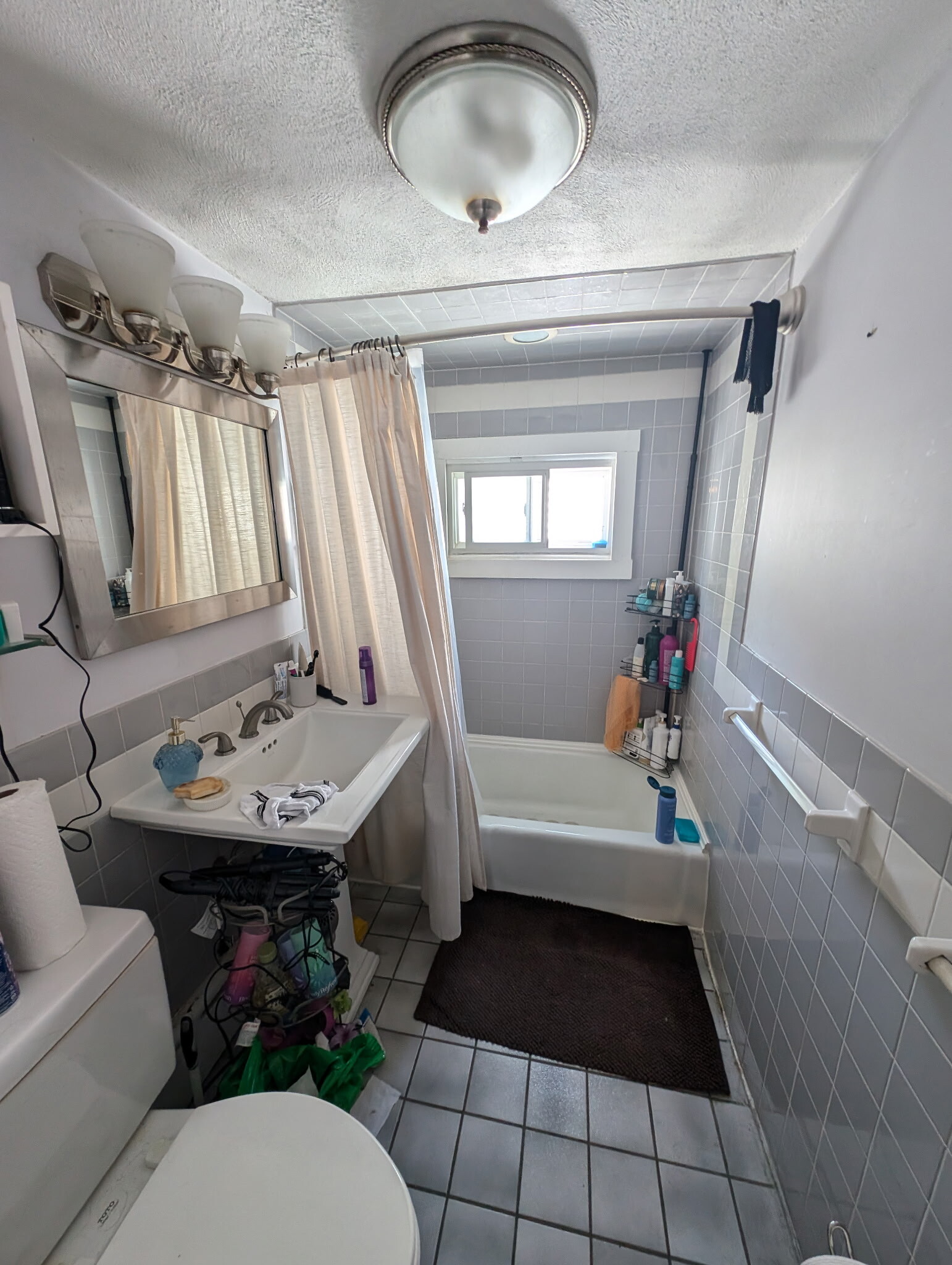 Building Photo - 85 Gladstone St