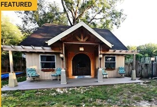 Building Photo - 10426 Vistula Rd