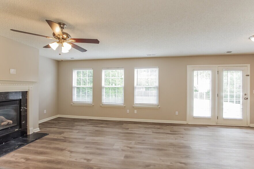 Building Photo - 4116 Everest Dr