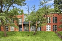 Building Photo - 2745 Grinstead Dr
