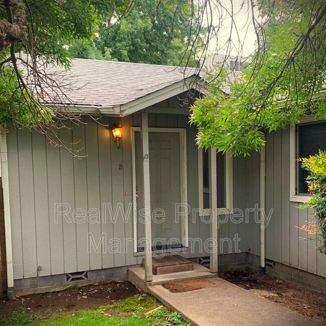 Primary Photo - 1636 Leonard Rd