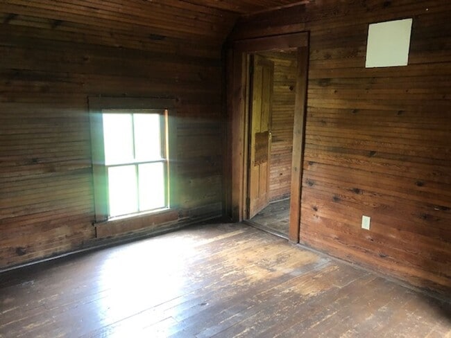 Building Photo - 7237 Old Tuckaleechee Rd