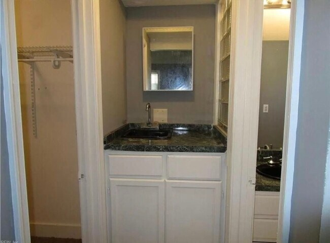 Building Photo - Charming 3BR House in Norfolk