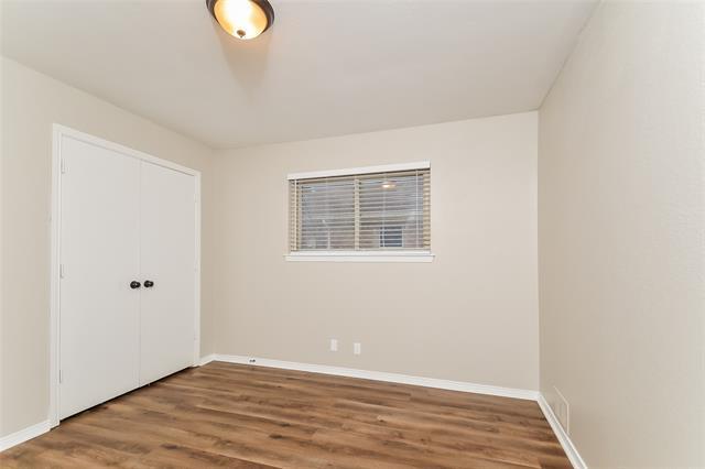 Building Photo - 701 Willow Brook Dr