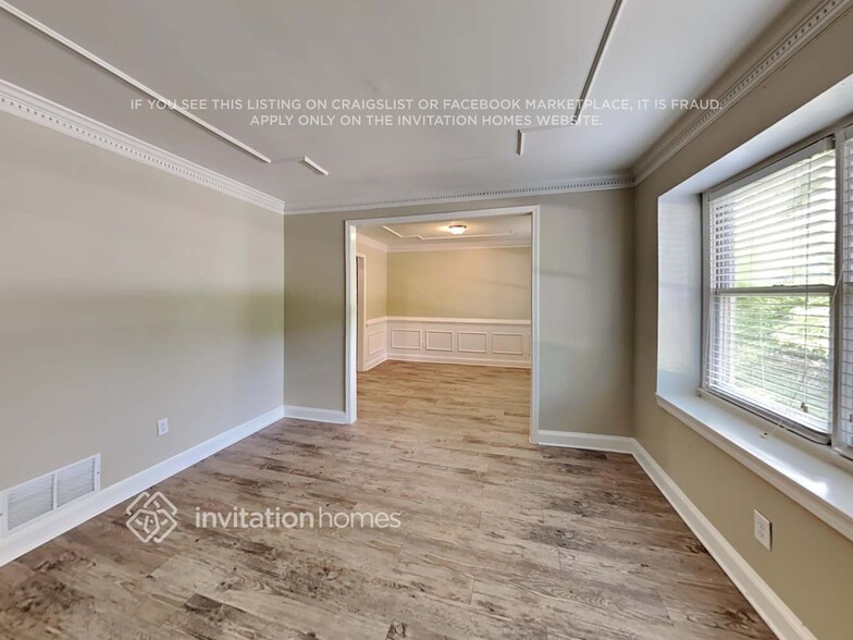 Building Photo - 4730 Shadybrook Way SE